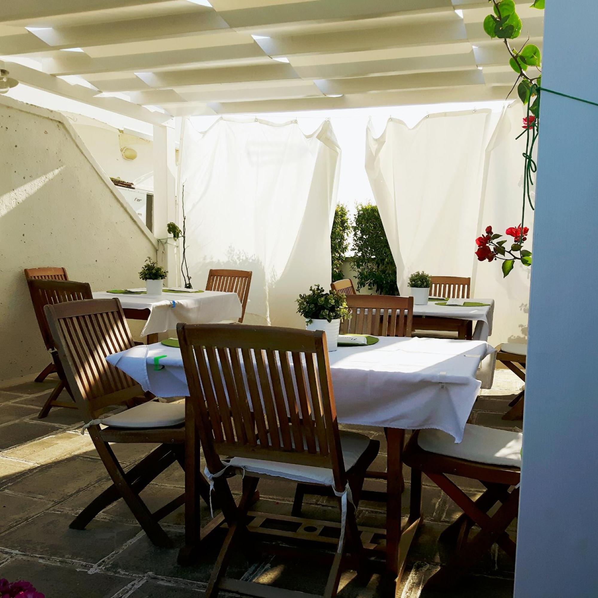 B&B Corte Regina Esther เวเญ ภายนอก รูปภาพ