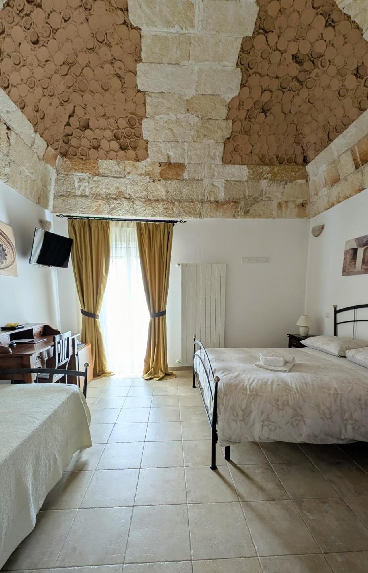 B&B Corte Regina Esther เวเญ ภายนอก รูปภาพ