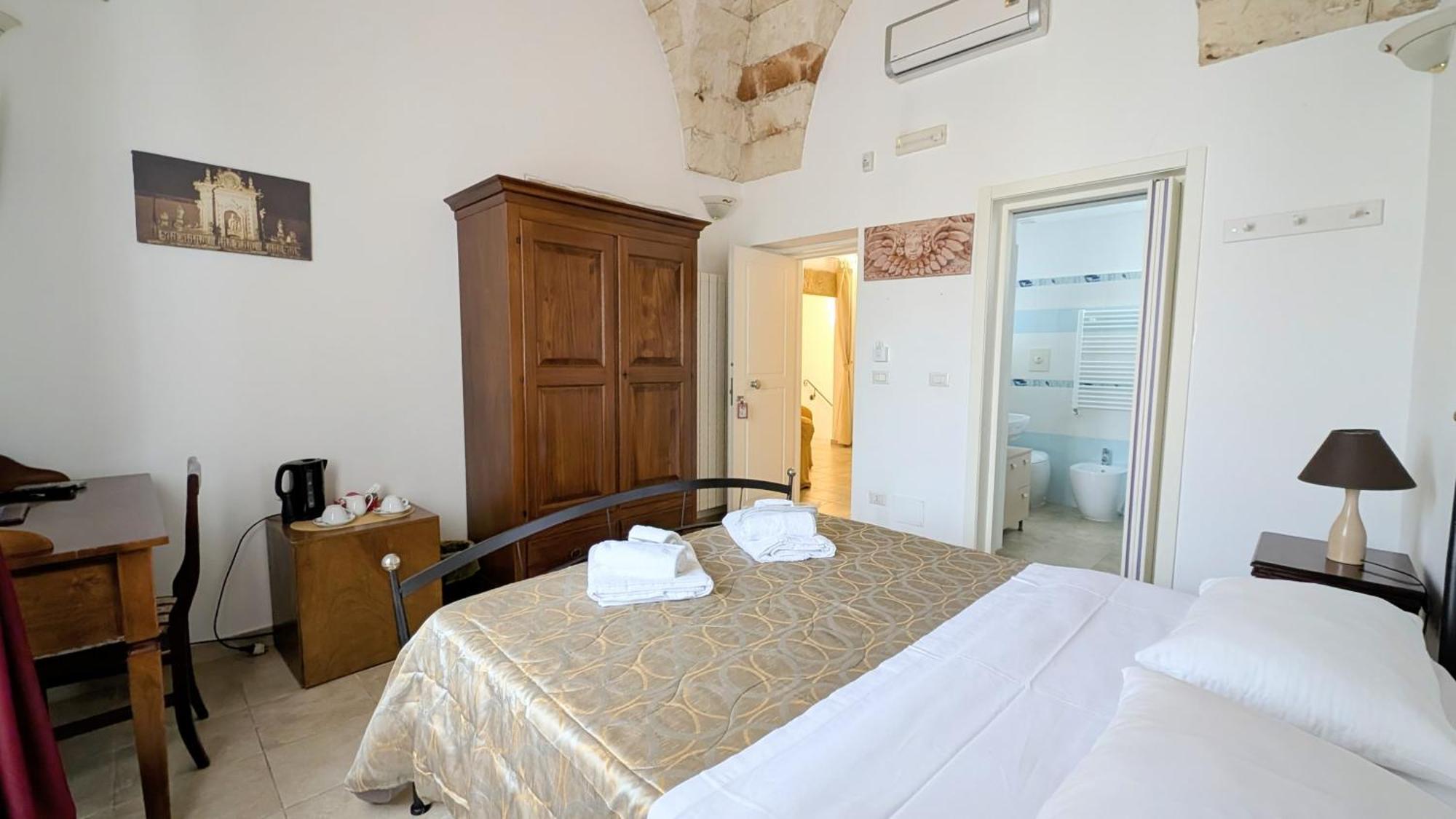 B&B Corte Regina Esther เวเญ ภายนอก รูปภาพ
