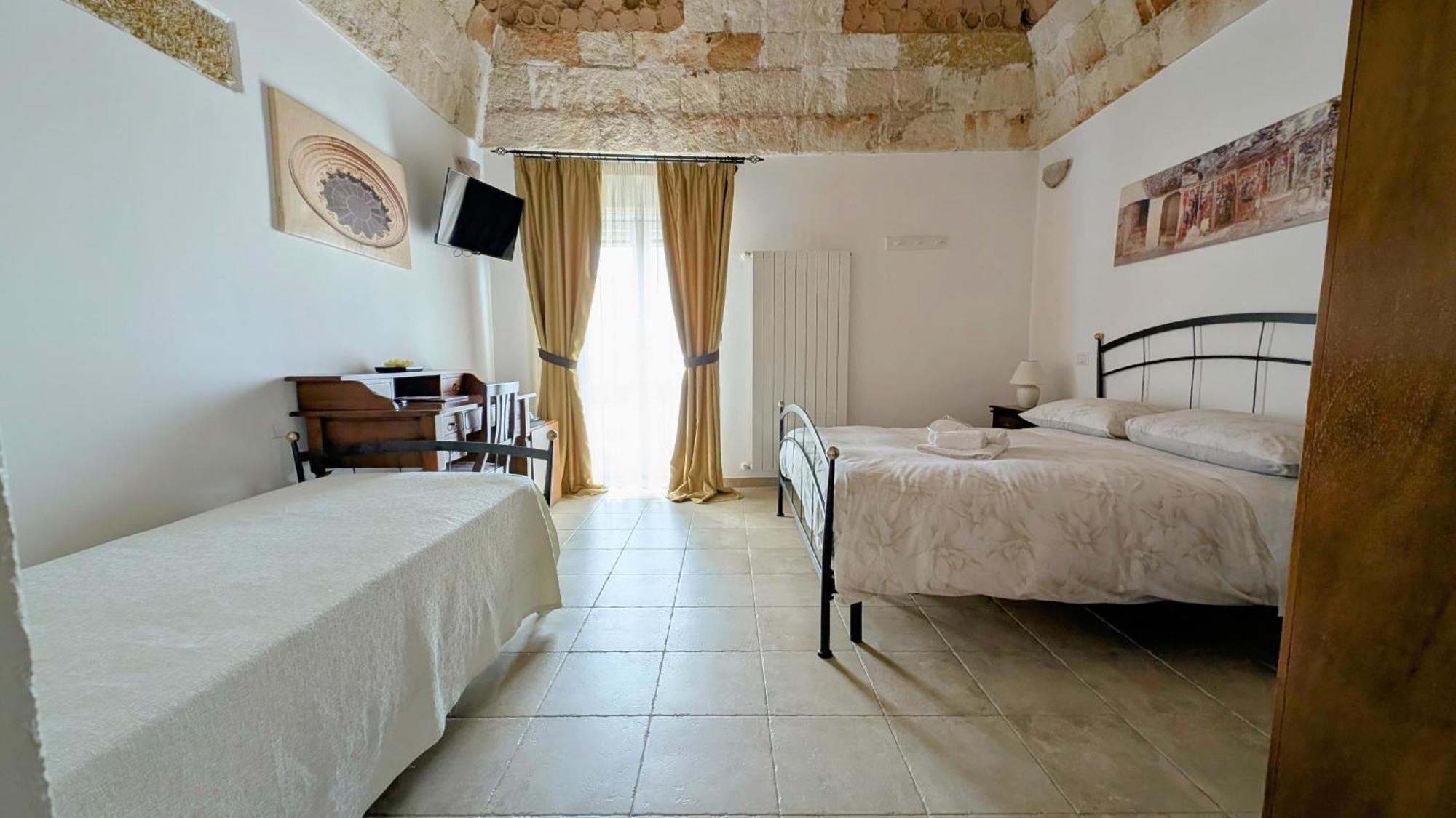 B&B Corte Regina Esther เวเญ ภายนอก รูปภาพ