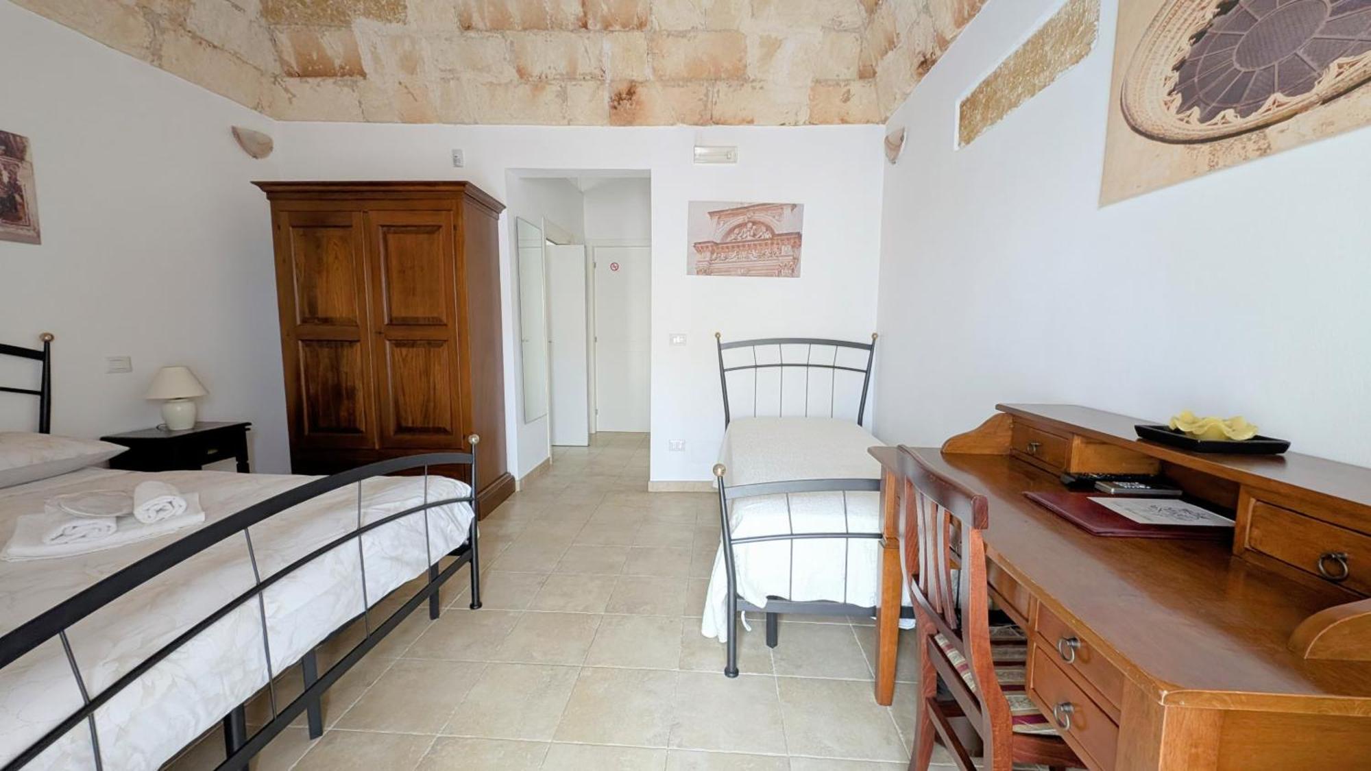 B&B Corte Regina Esther เวเญ ภายนอก รูปภาพ